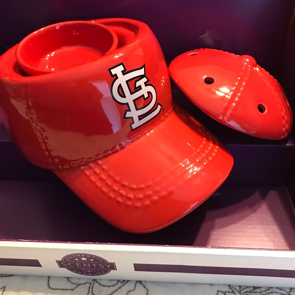 Scentsy Cardinals warmer